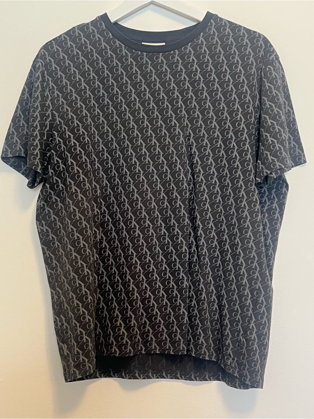 Calvin Klein Allover CK‎ Logo T-Shirt Mens Size M Black Gray Graphic Crew Neck